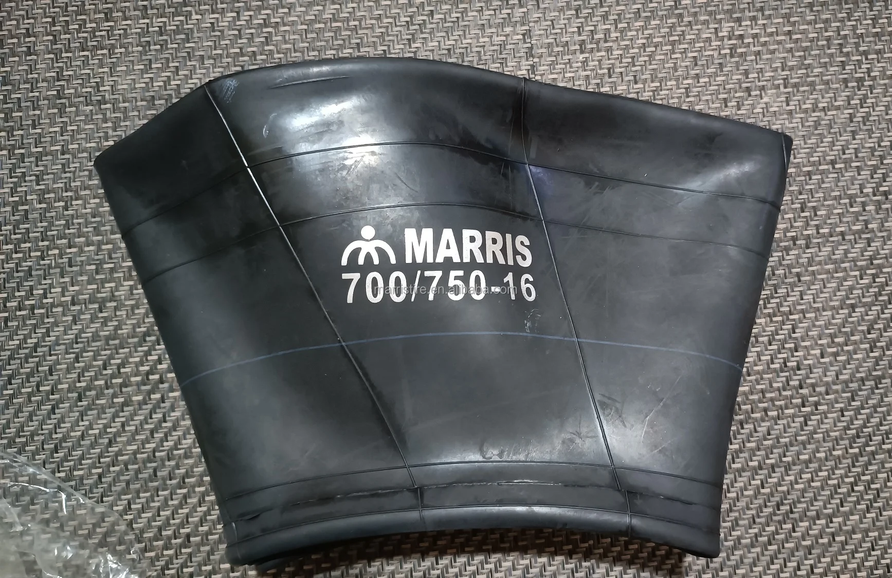 700x35 tire tube