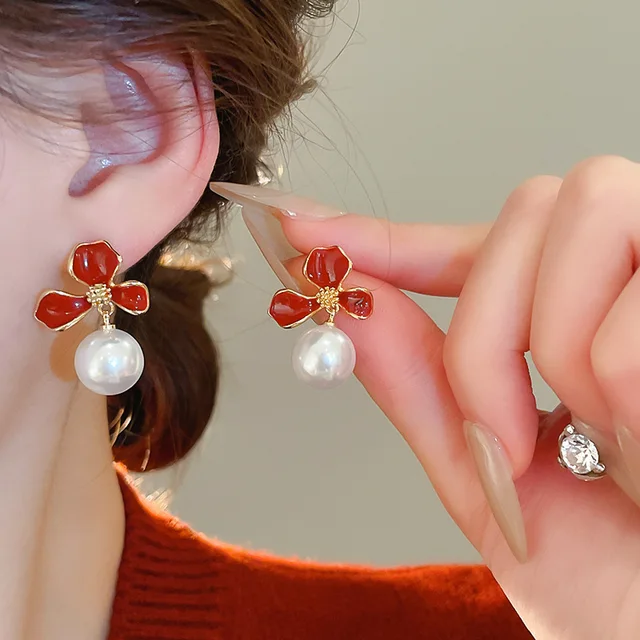 Silver Needle Dripping Oil Flower Artificial Pearl Versatile Fashion Light Luxury High End wholesale Stud Earrings for Women