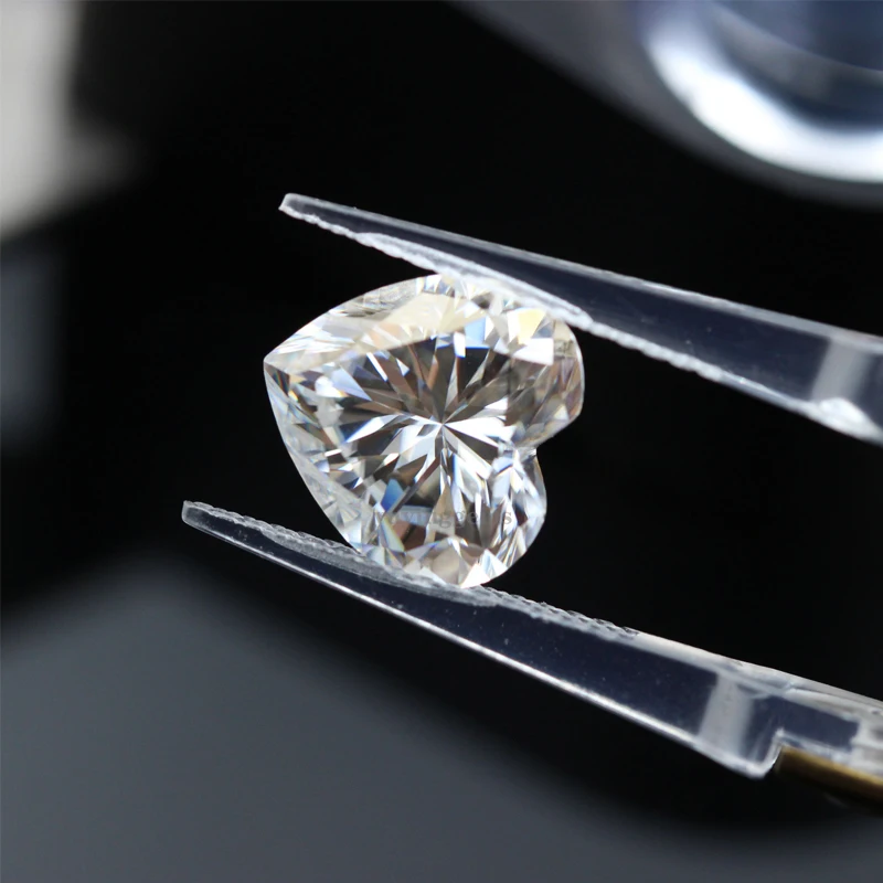 wholesale moissanite2.jpg
