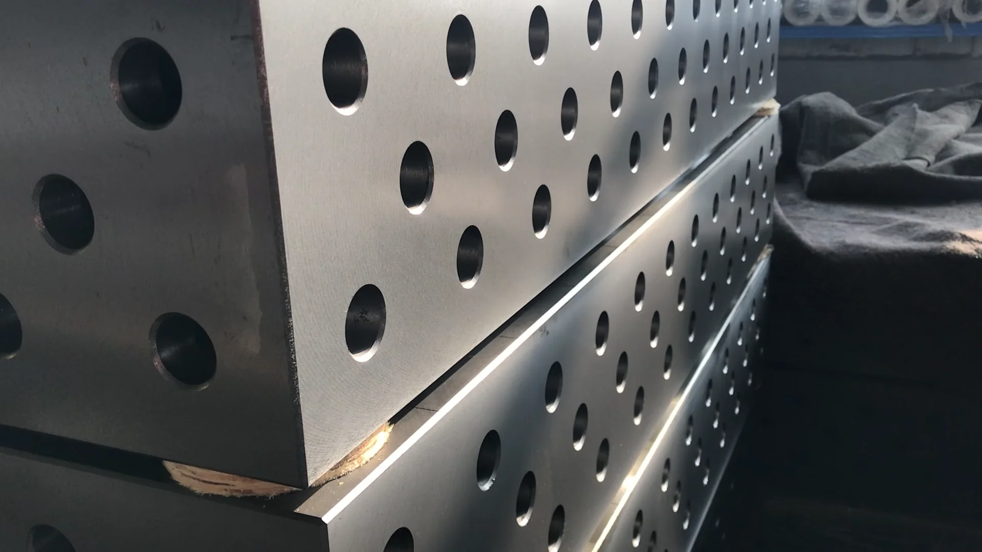 China 2d Welding Table Plate 3d Metal Welding Table With Jigs & Welding