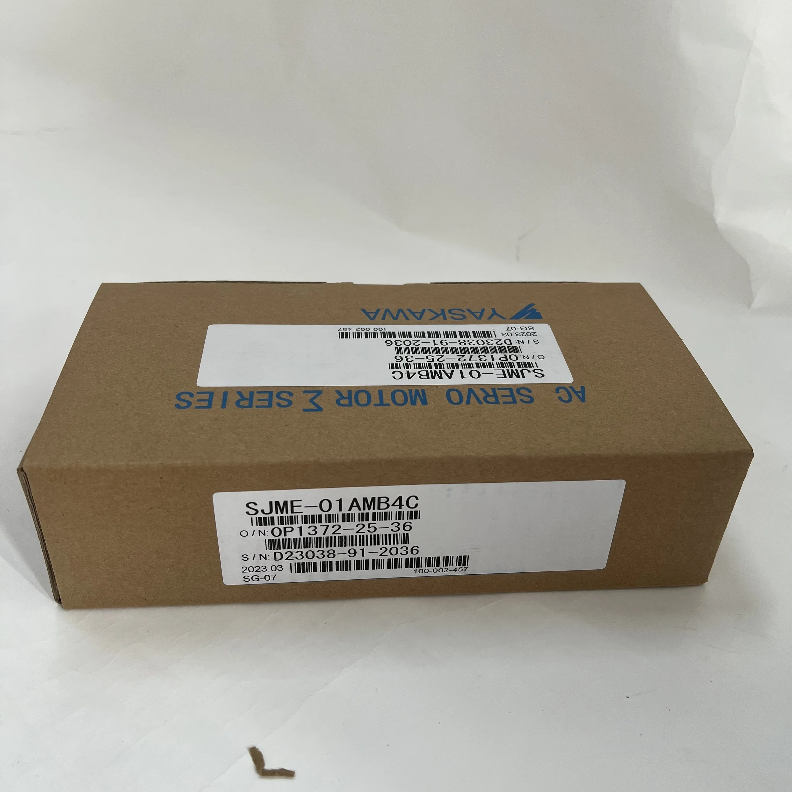 Yaskawa AC Servo Motor SJME-01AMB4C Yaskawa AC Servo Motor SJME-01AMB4C