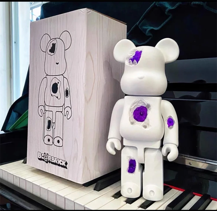 組み立て BearBrick白色85 cmぐらい　新品 Be@rbrick 1st Model White Chrome 1000% Collectible Figure by
