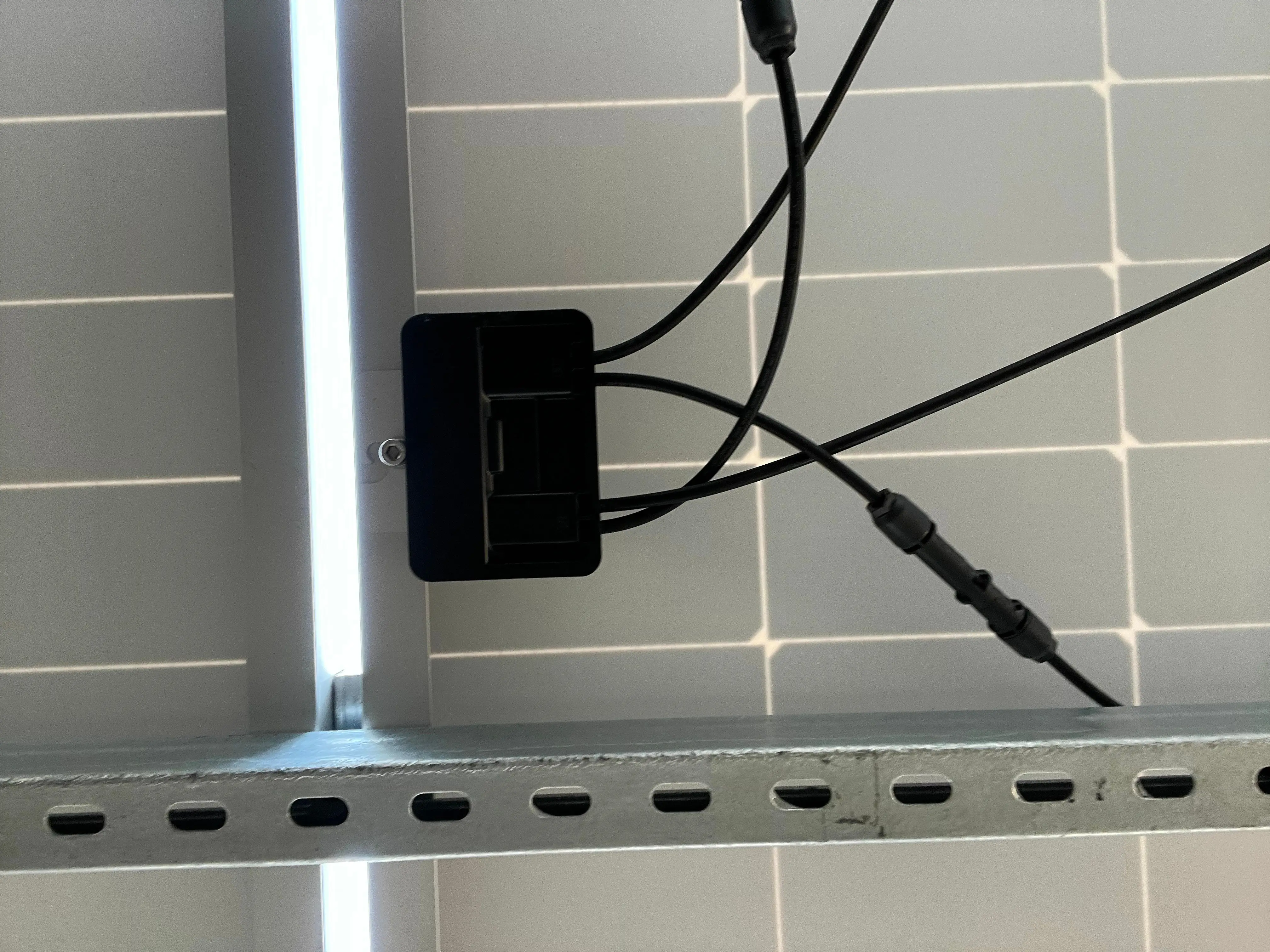 Real-time MPPT Monitoring Solar Panel Optimizer FR-PVMB-C70H