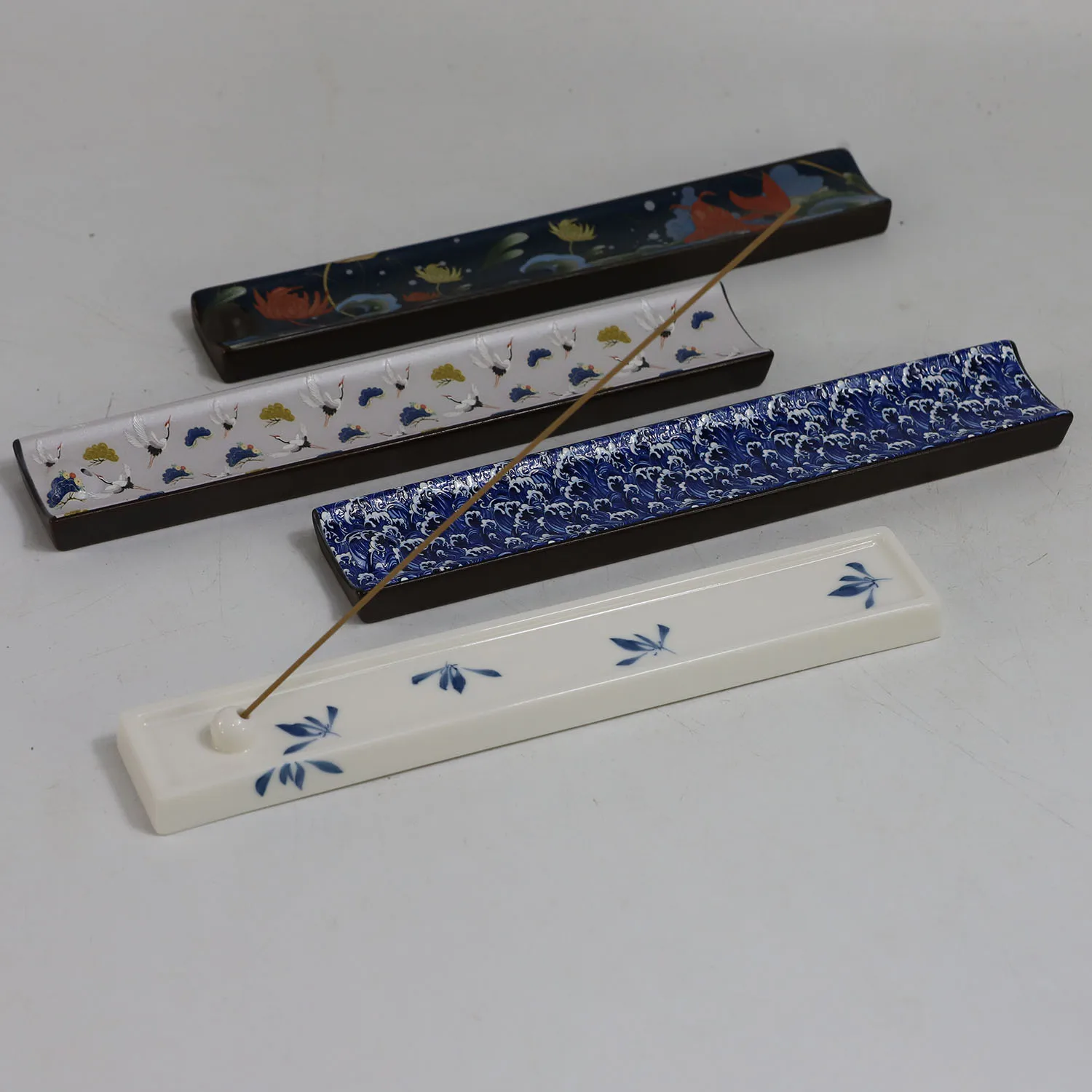 Synwish Custom Pattern Color Unique Blue Porcelain Incense Holder Stick Incense for Home Decoration details