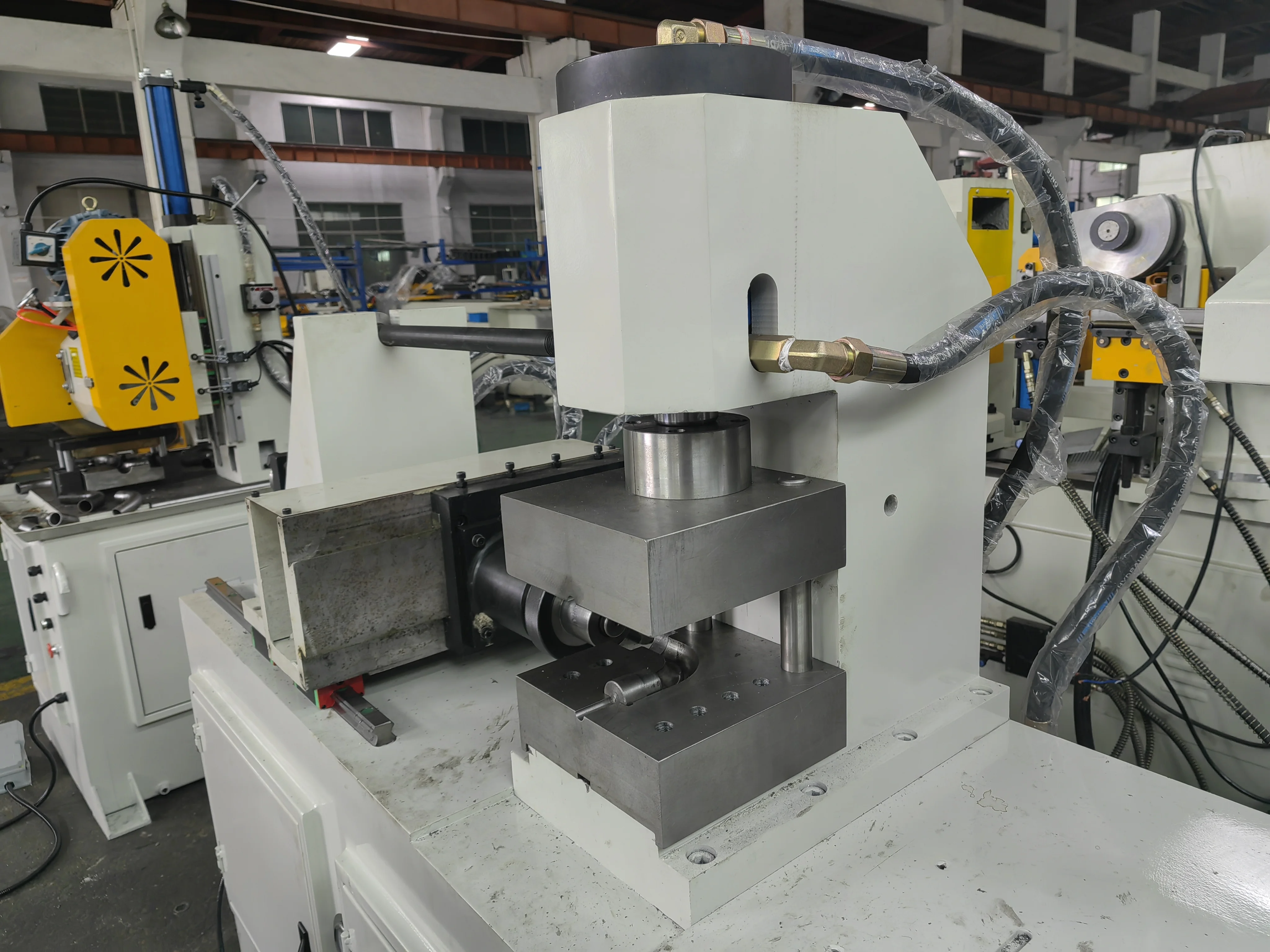 Hydraulic End Forming Machine Pipe Tube End Forming Machine SS MS CRS Pipe TM80NC End Finishing Machine