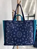 Blu navy con verde acqua