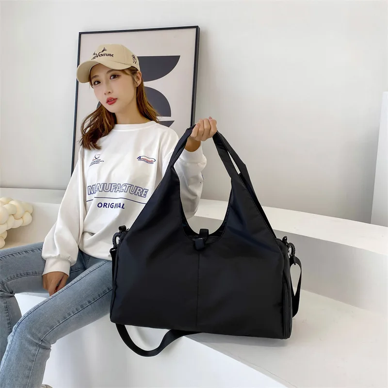 Fashion Crossbody Short Trip Bag Women Yoga Fitness Water-Resistant Independent Shoe Compartment Zipper Closure Stowable Single