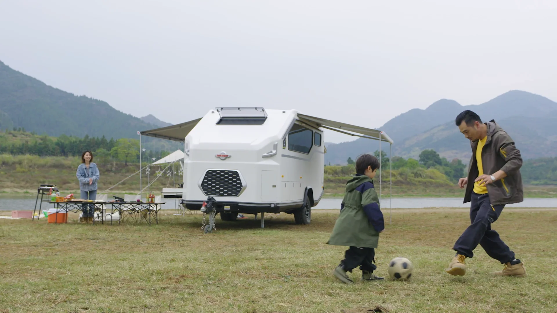 Spacious Fiberglass Reinforced Plastic Caravan House Trailer Camper