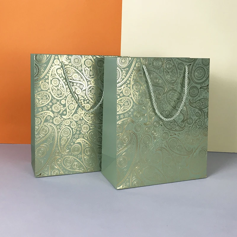 Personalized Gift Bags | Lipack Wholesale Luxury Gift Packaging Bag Hot Stamping Paper Bags For Shopping