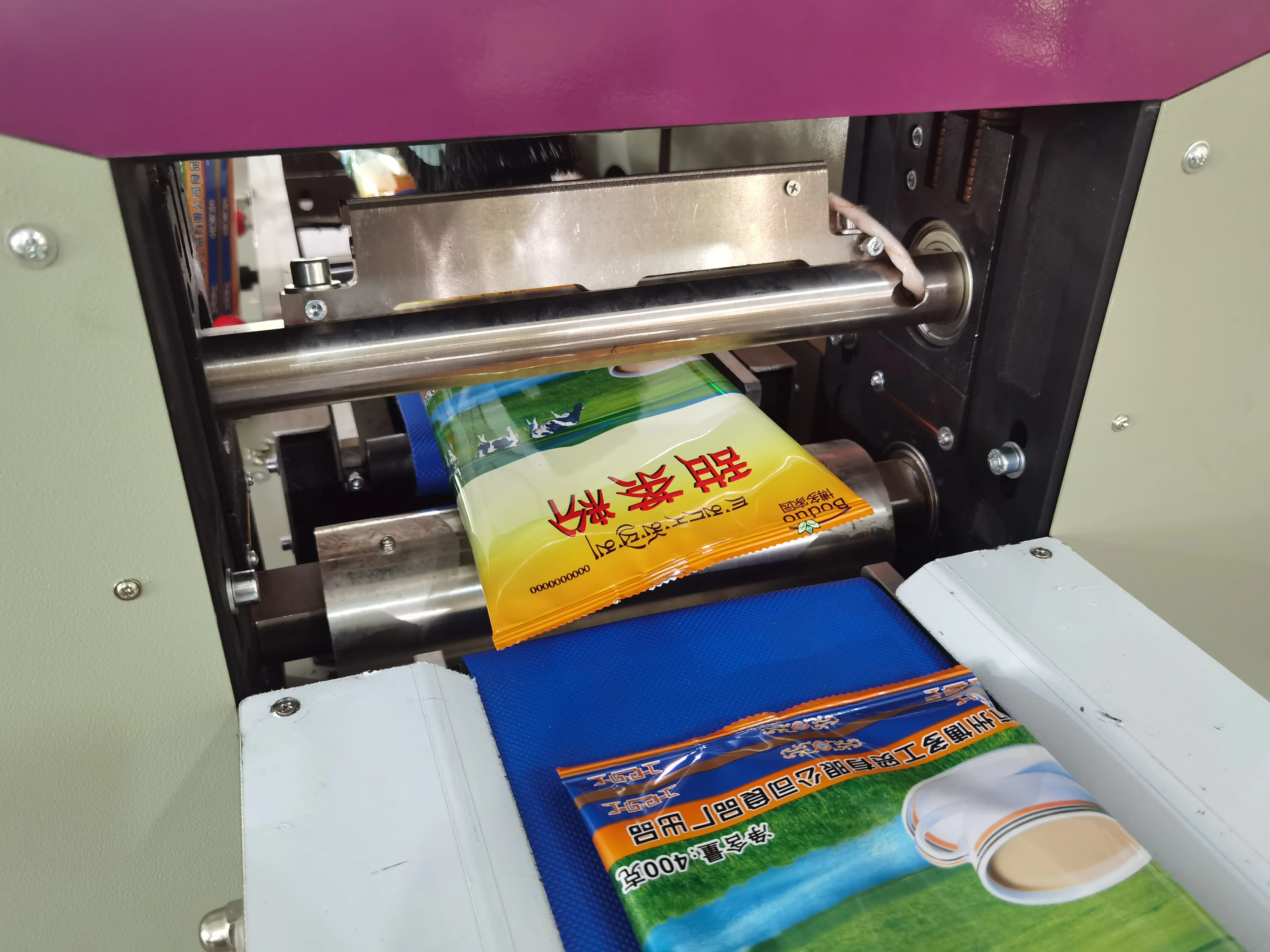 Automatic Italian Long Pasta Pillow Packing Machine Instant Stick Noodle Pillow Bag Spaghetti Noodle Packaging Machine