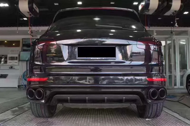 High Quality Car Diffuser Suitable for Porsche Cayenne 958 GTS Carbon Fiber Top Wing Rear Diffusers