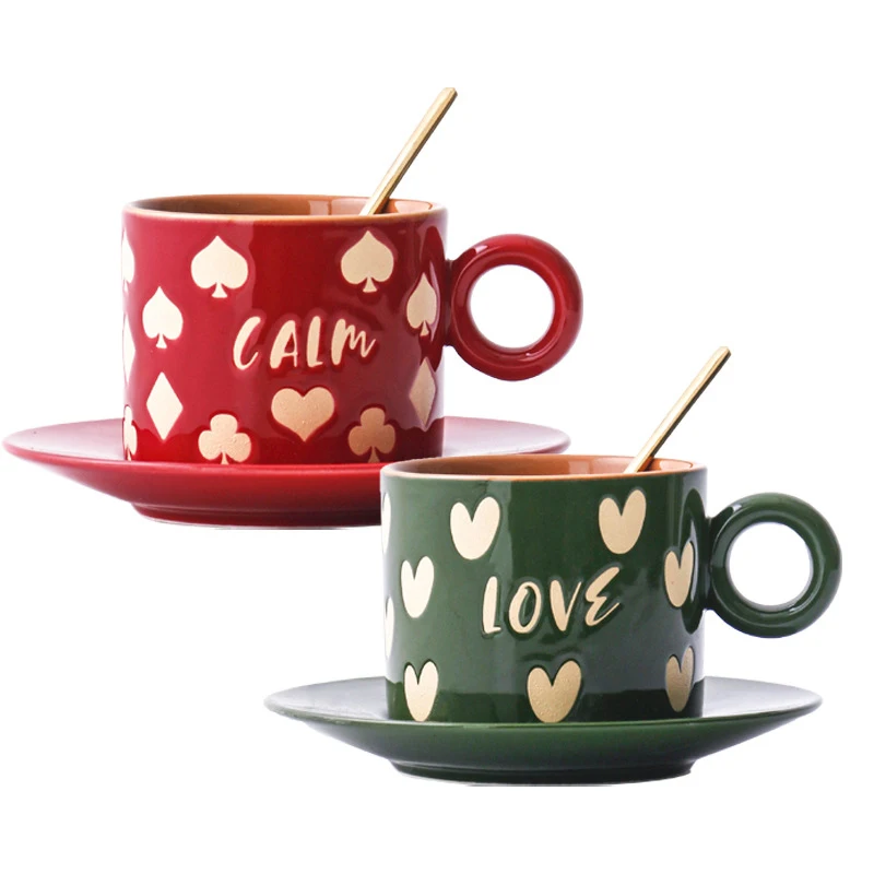 Eindeutig rotes und grünes Porzellan Espresso-Tasse und Untertasse Kaffeetassen- und Untertassen-Sets mit Löffel in Farbiger Geschenkschachtel