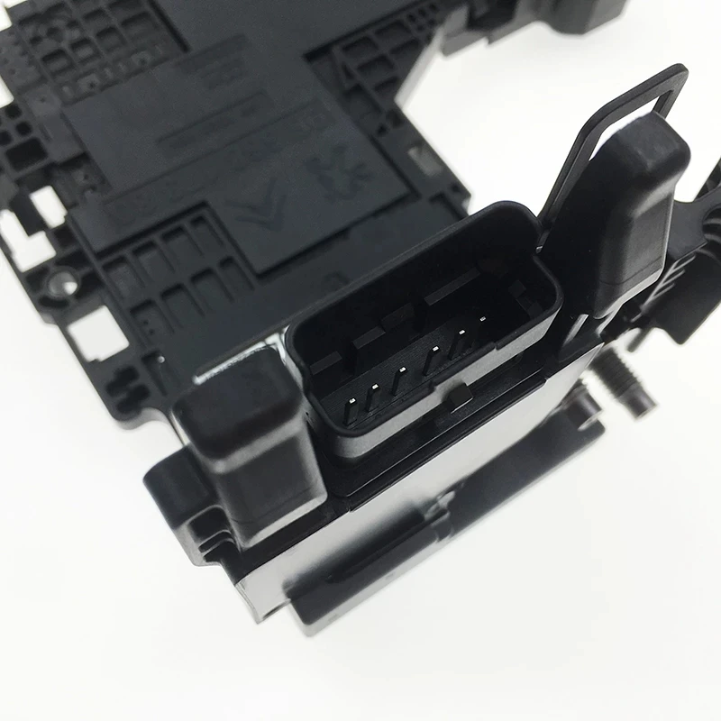 thumbnail interactive-video image 1 of Fuse Box Battery Manager For Citroen C4 / DS4 / DS5 & Peugeot 508 - 9665878080 1 of 6