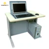 Bureau d'ordinateur à plateau relevable en bois clair simple