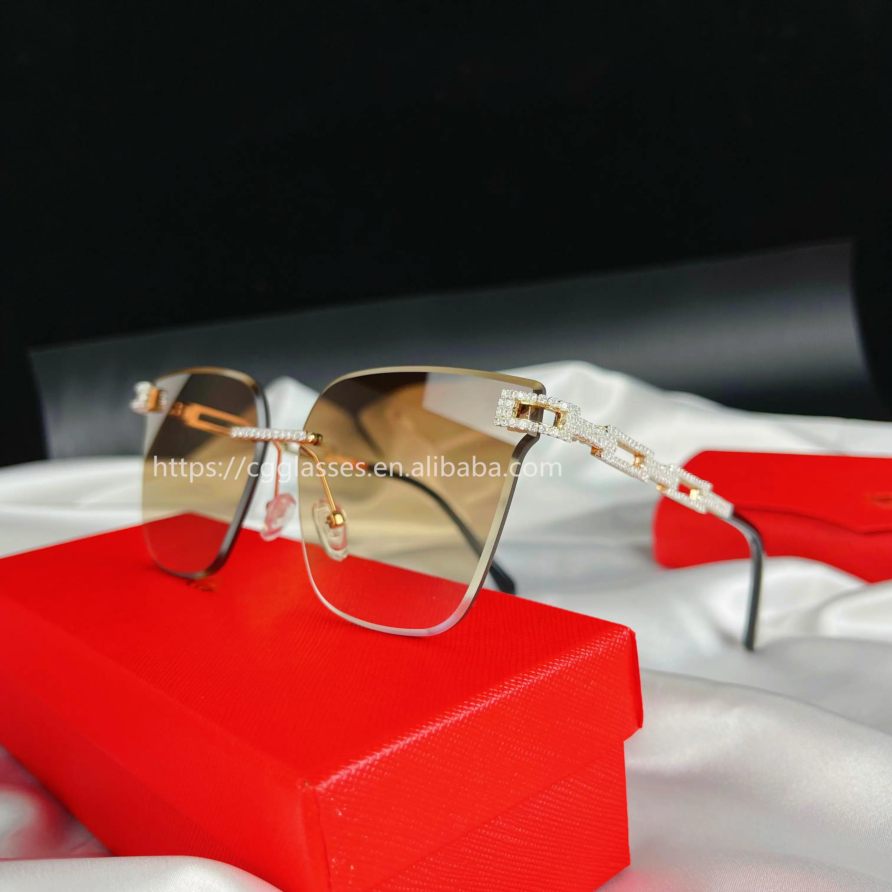 2022 Fashion Brand Design Vintage Rimless Rhinestone Sunglasses Women