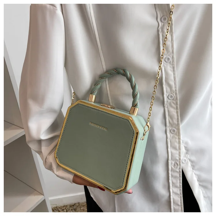 Lady Fashionable Handbag Simple Chain Embellished Mini Square Crossbody Bucket Bag Premium Polyester Lined Casual