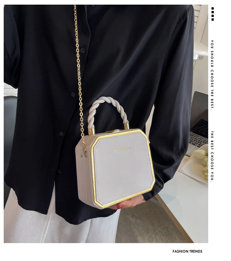 Lady Fashionable Handbag Simple Chain Embellished Mini Square Crossbody Bucket Bag Premium Polyester Lined Casual
