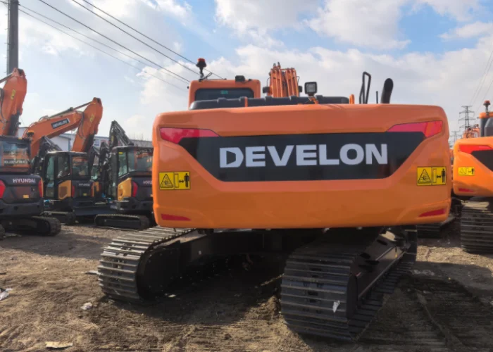 Nueva Excavadora de Orugas DEVELON DX220LCA-2N de 0.92cbm y 21t en