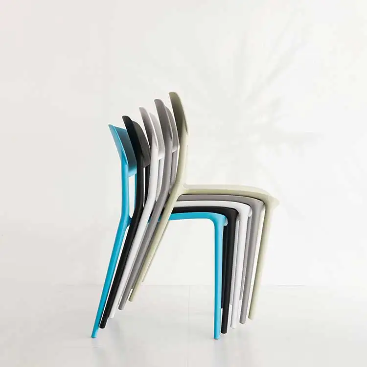 Дешевые красочные современные пластиковые стулья для ресторанов и кафе