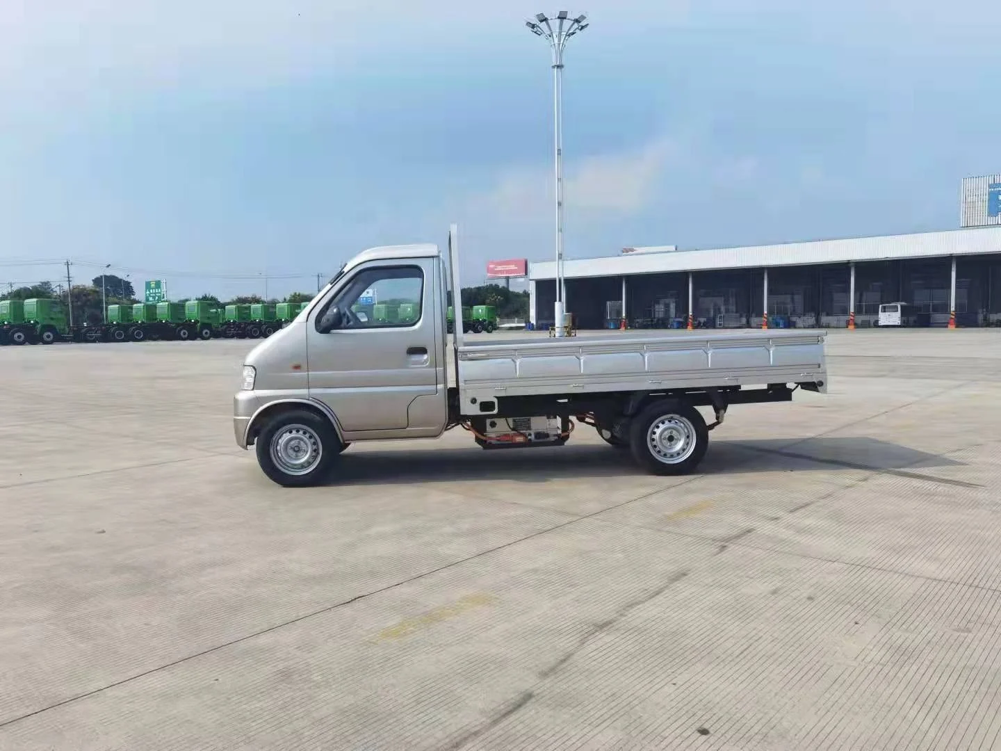 2021 New Designed Electric mini truck Powerful 72 V 4 KW Electric automobiles Mini Electric Cargo Made in China