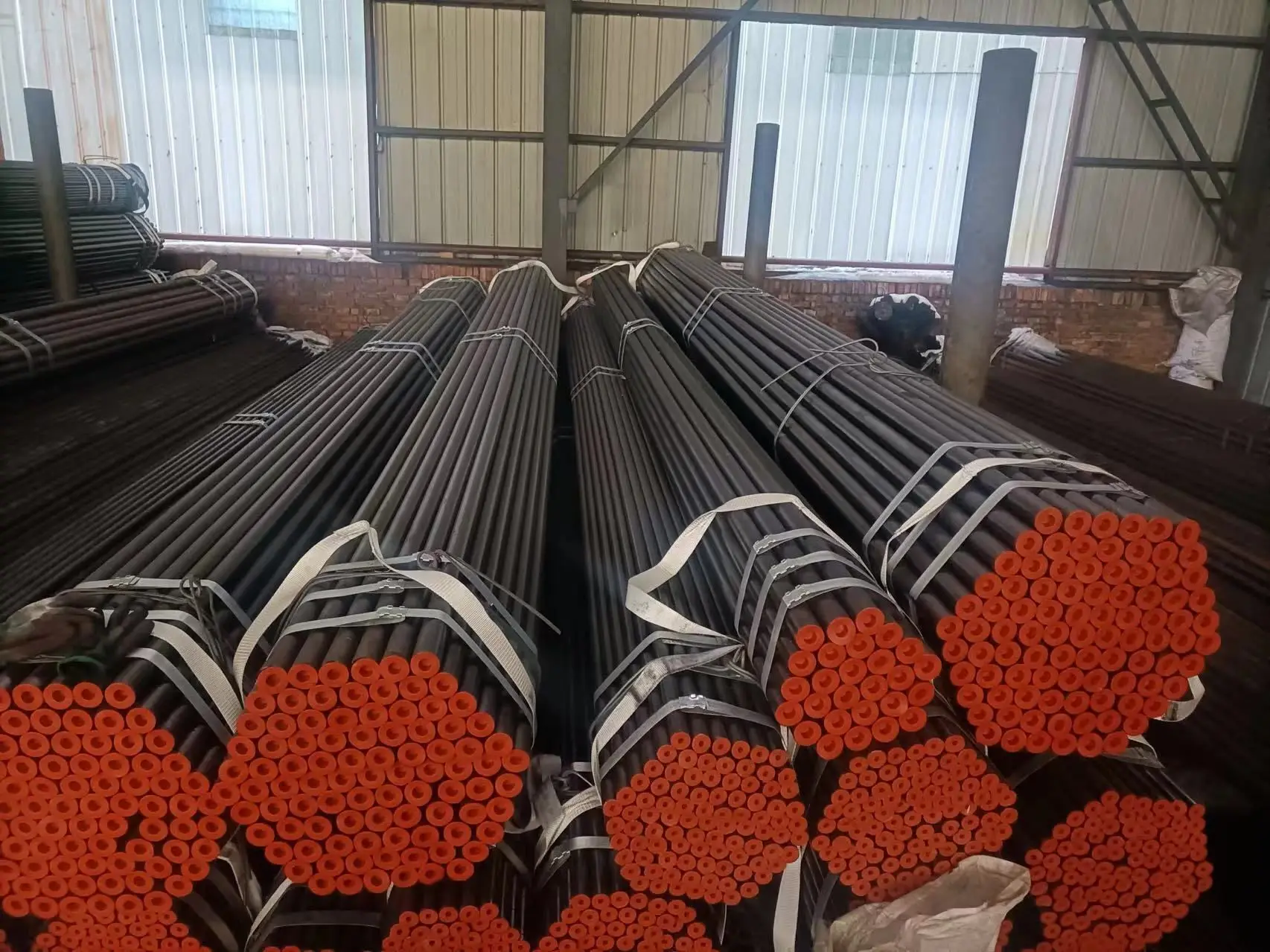 20 Thin Wall Seamless Steel Pipe 8163 Fluid Pipe Carbon Steel Hot Rolled Seamless Pipe