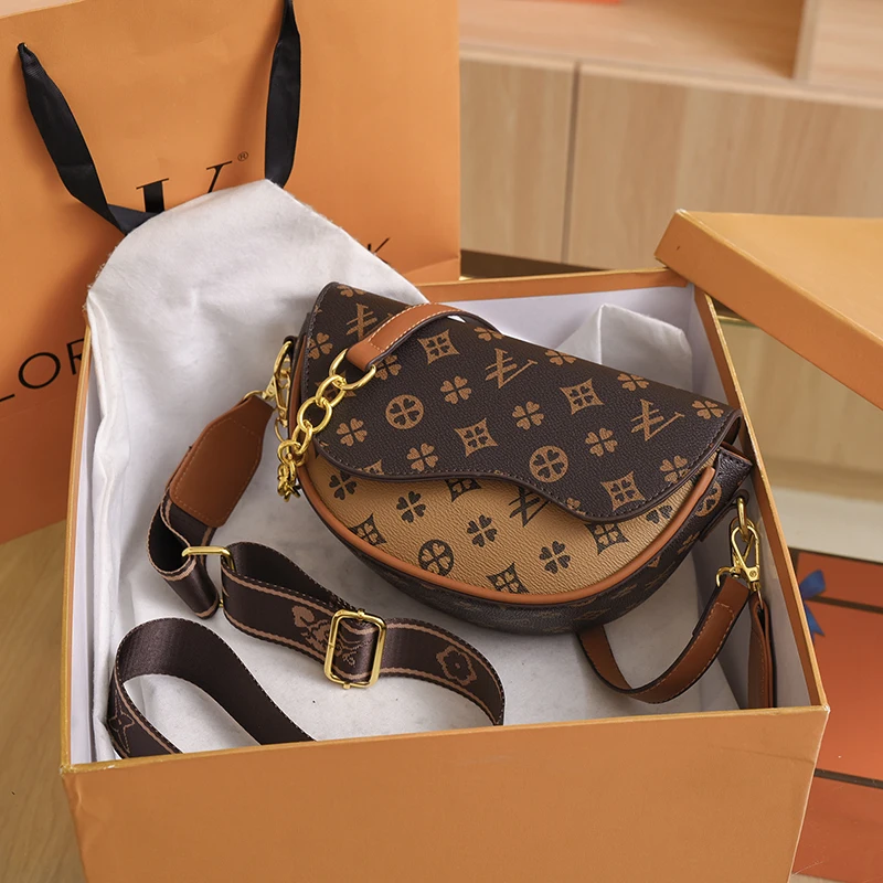 Luxurious Famous Brand Women's Designer Crossbody Bag PU Vintage Print Saddle Shoulder Bag Fashionable Stylish