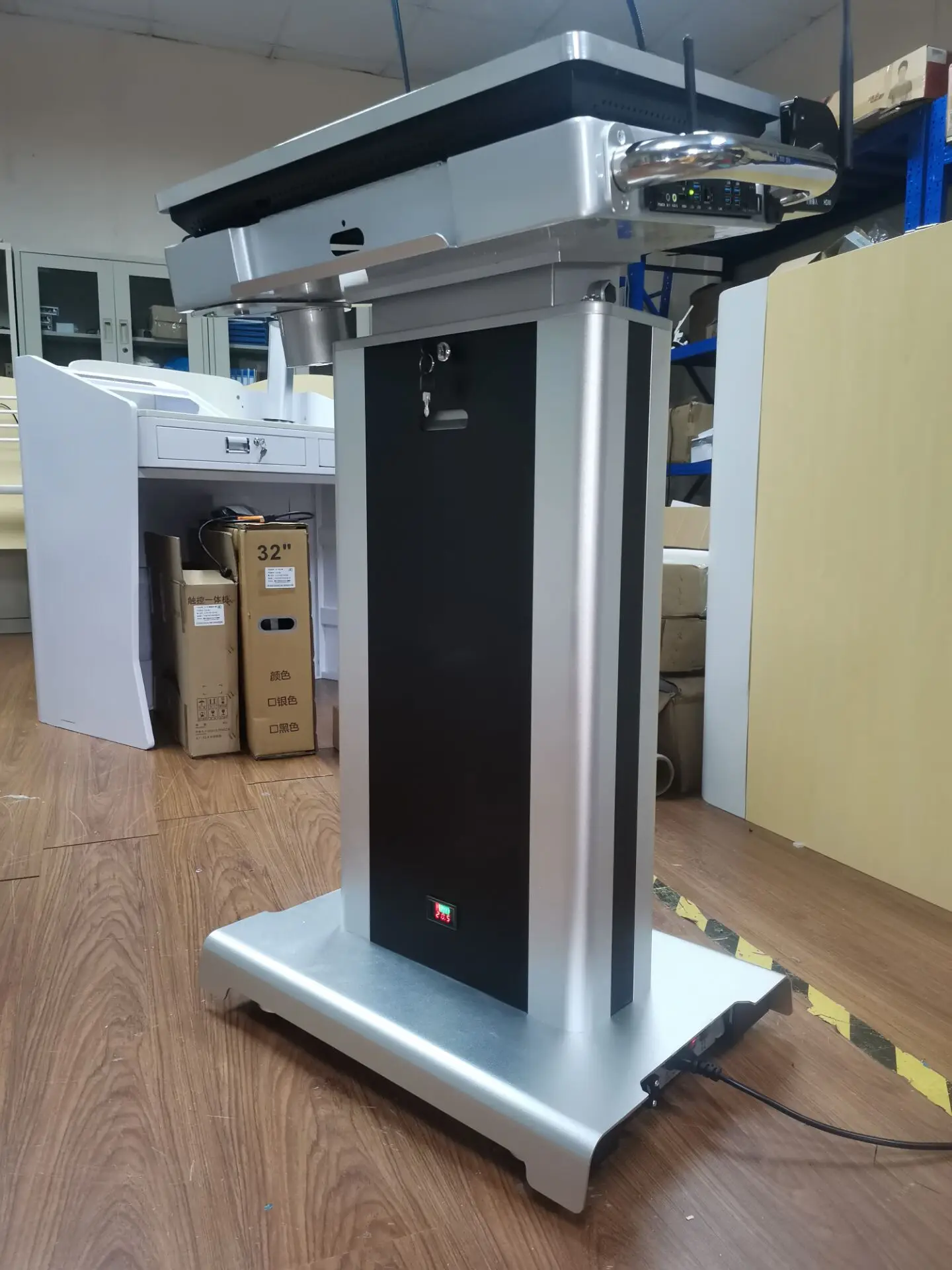 Aluminum Made Height Adjustable Podium Smart Lectern With 32