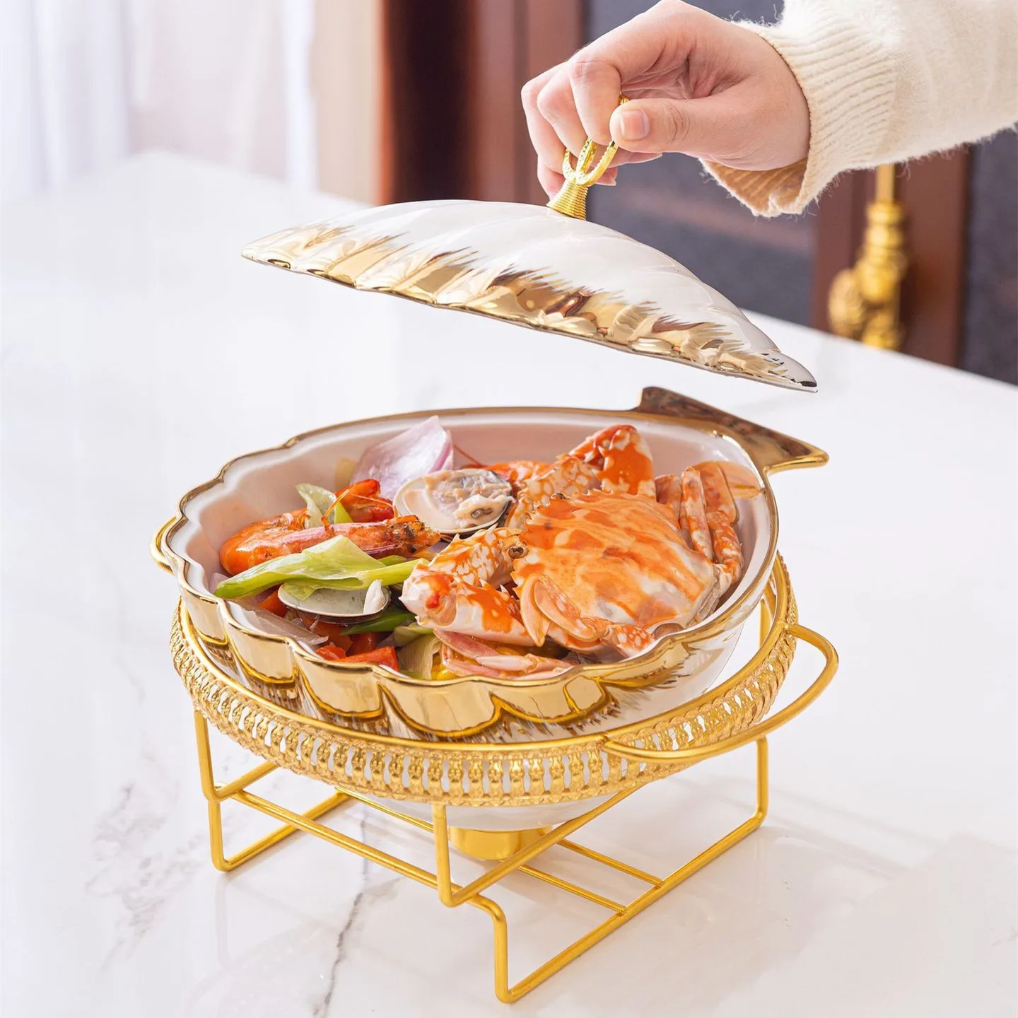 Набор керамической посуды с крышкой