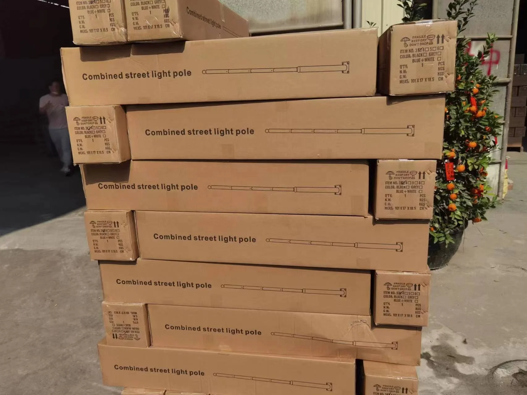 Osum OEM ODM Hot Dip Color Galvanized 3m 4m 6m 8m Height Telescopic Aluminium Iron Steel Led Solar Street Light Poles