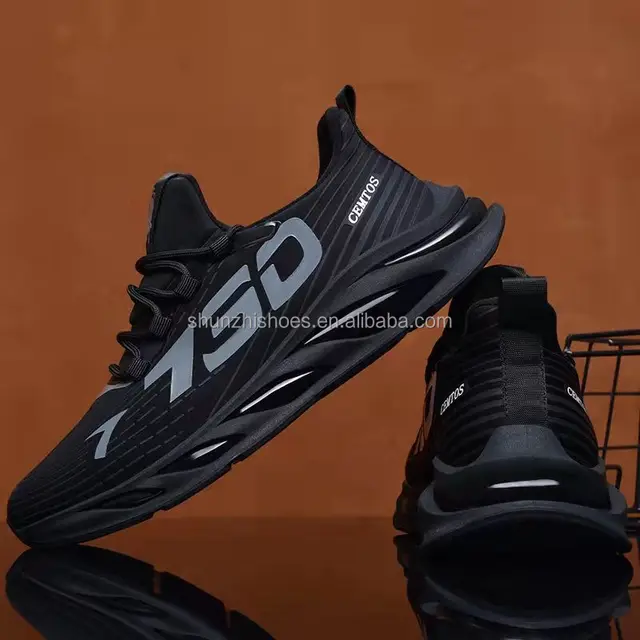 Low Price Henan Custom Mesh Breathable Light Weight Low MOQ in Stock Sport Man Shoes White Running Shoes Men Men's Shoes