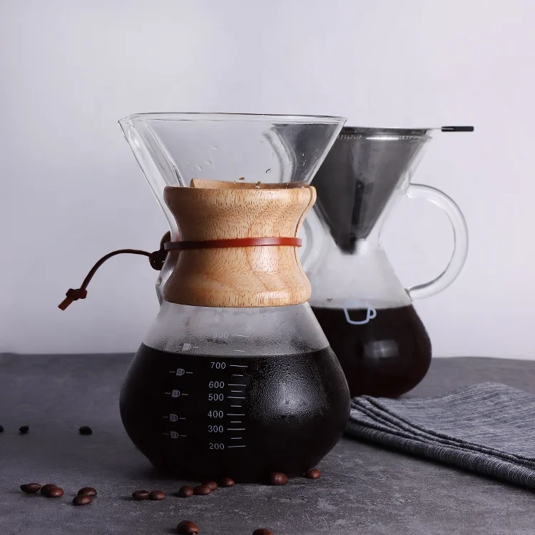 Versare sopra il gocciolatore di caffè filtro per caffè a basso