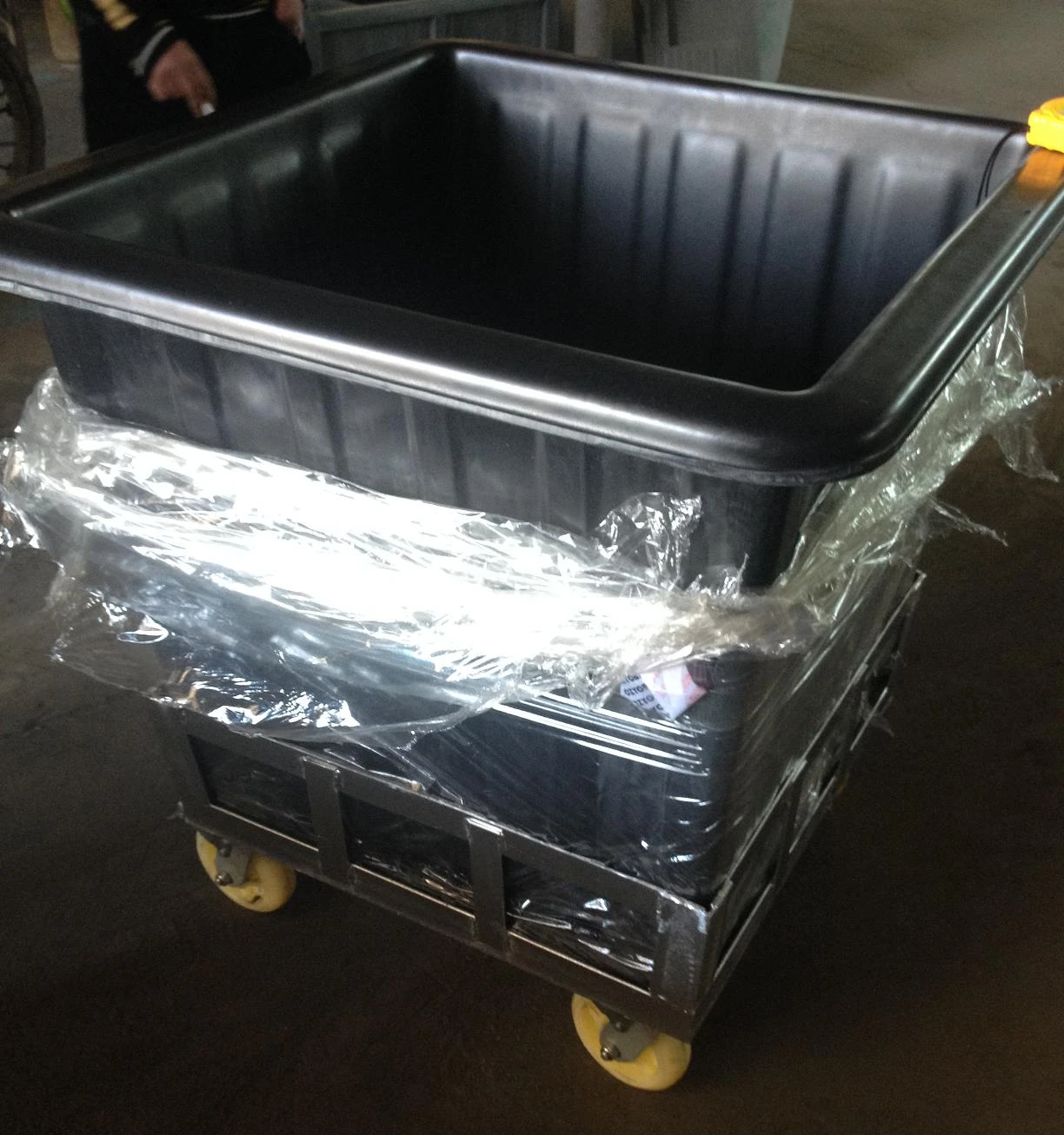 1000litre Food Grade Large Livestock Plastic Water Trough For Sale