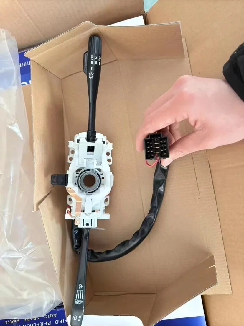 Turn signal Switch 84310-87607-000 84310-87608-000 Is