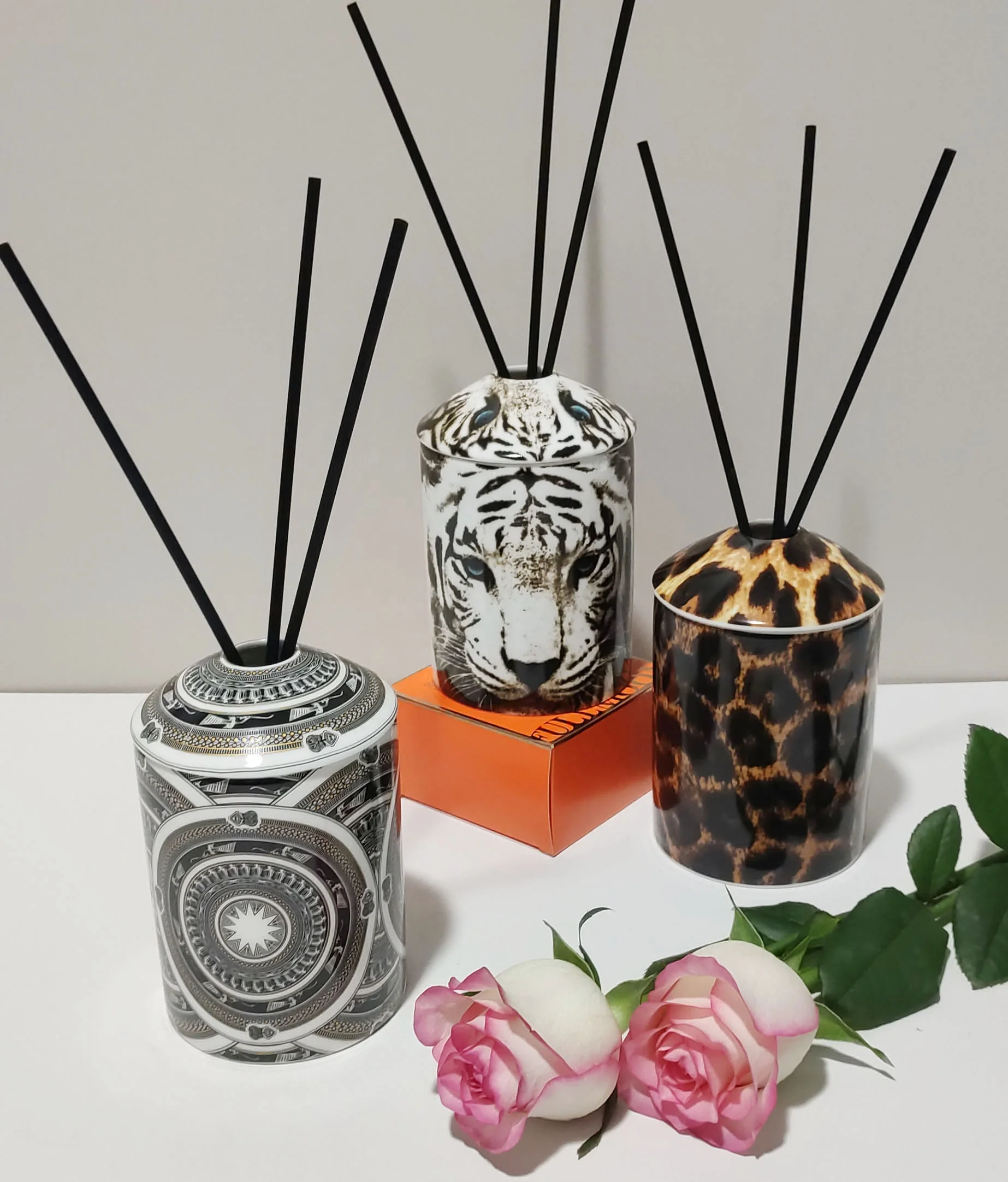 Synwish High End Custom Unique Luxury Ceramic Reed Diffuser Jar for Modern Home Decoration factory