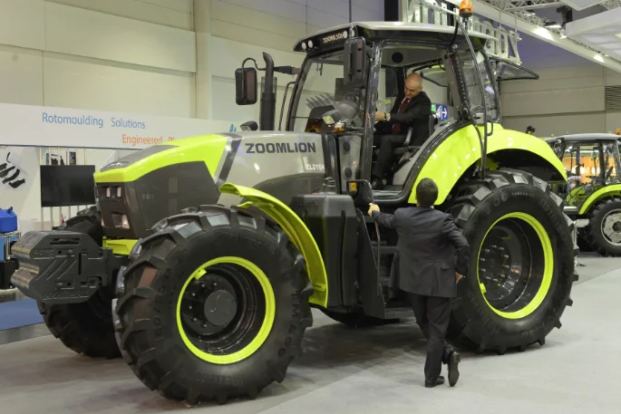 Zoomlion RG1804 農業トラクター 180HP 4WD エアコン付きキャブ