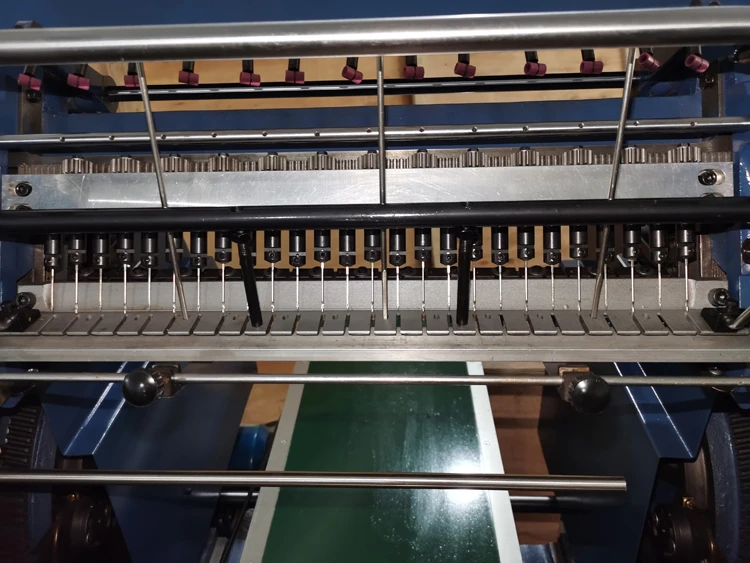 520*460 MM Student Notebook Paper Thread Binding Sewing Machine Books Binder Book Sewing Machine in Stock