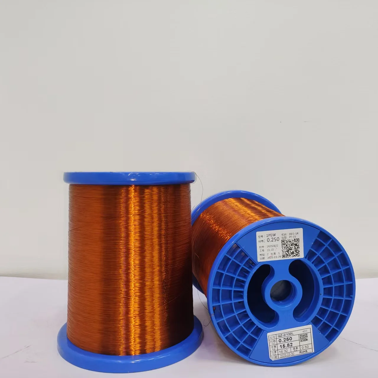 Chaguo bora cha ubora 0.270mm Mzunguko wa Polyester Enameled Copper Wire IEC Unaofaa kwa Matumizi ya Gari na Umeme