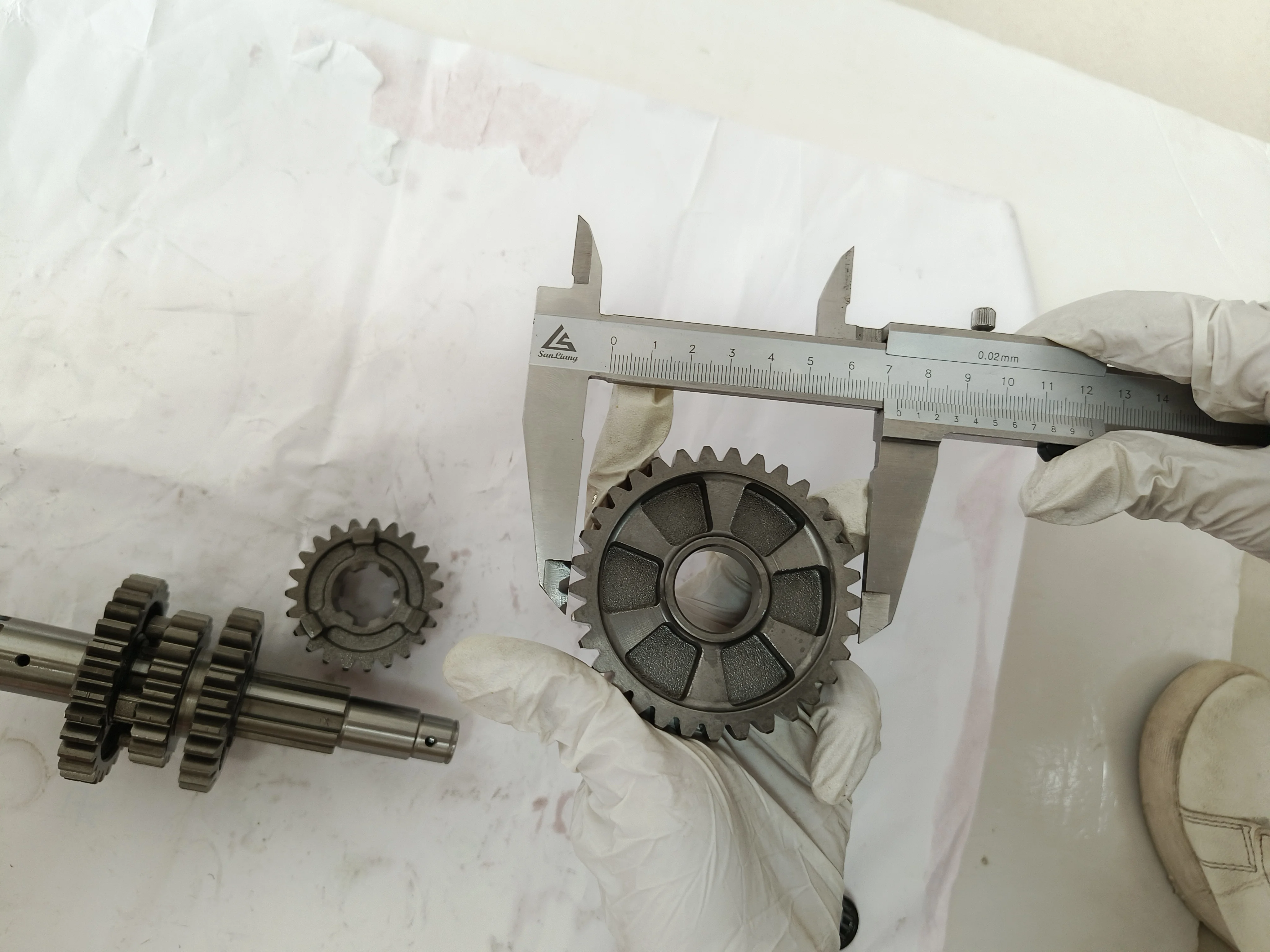 Main Counter Shaft Replacement Motorcycle Transmission Gear External Gearboxes Box for QM200GY