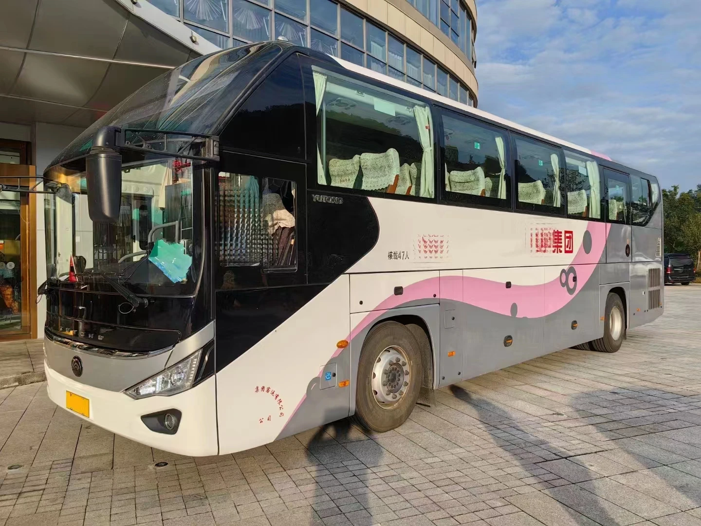 5160 Seaters Yutong Used Buses With Airbag Chassis Double Doors Price Luxury Party Coaches Bus
