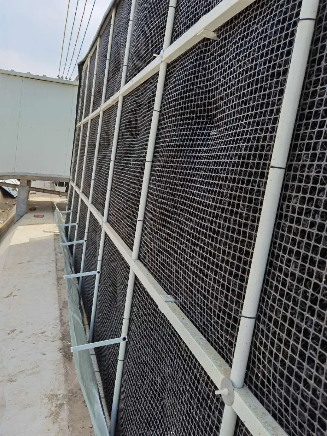 PP Plastic Splash Trickle Grid Cross-Fluted Sheet Deodorizing Wet Curtain Net Counter Flow Cooling Tower Film Fills for Pig Farm