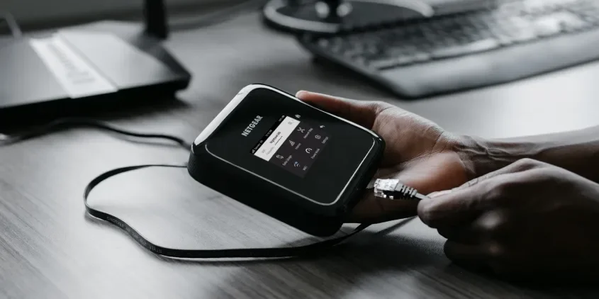 NIGHTHAWK M7 Ultra M7500 5G MmWave WiFi 7 5.8Gbps with 2.5G Ethernet Mobile Hotspot Router 2