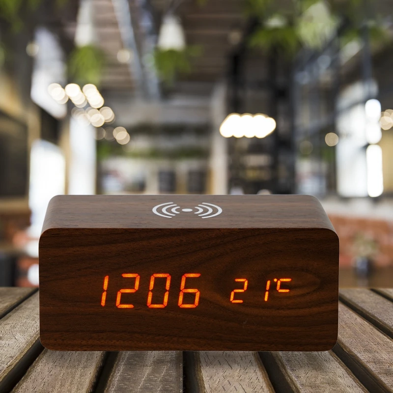 Beautiful Unique Alarm Clocks Adjustable Brightness Wooden Temperature Display Bedside Digital Alarm Clock with Charging