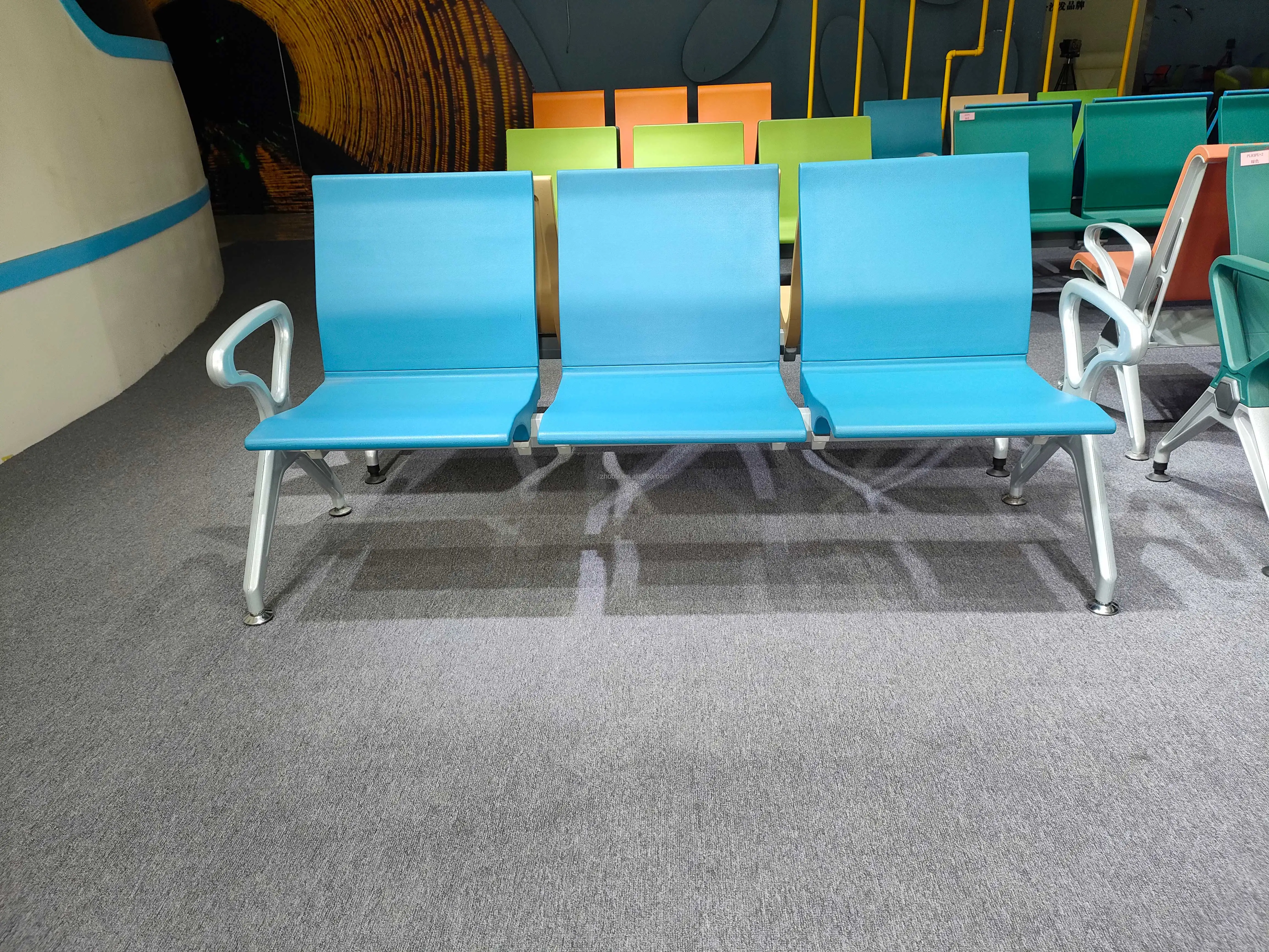 High Quality Modern Customizable USB Port Aluminum Alloy Electric PU Hospital Waiting Chairs for School Clinic Dental Hospital 4