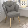 Gris oscuro