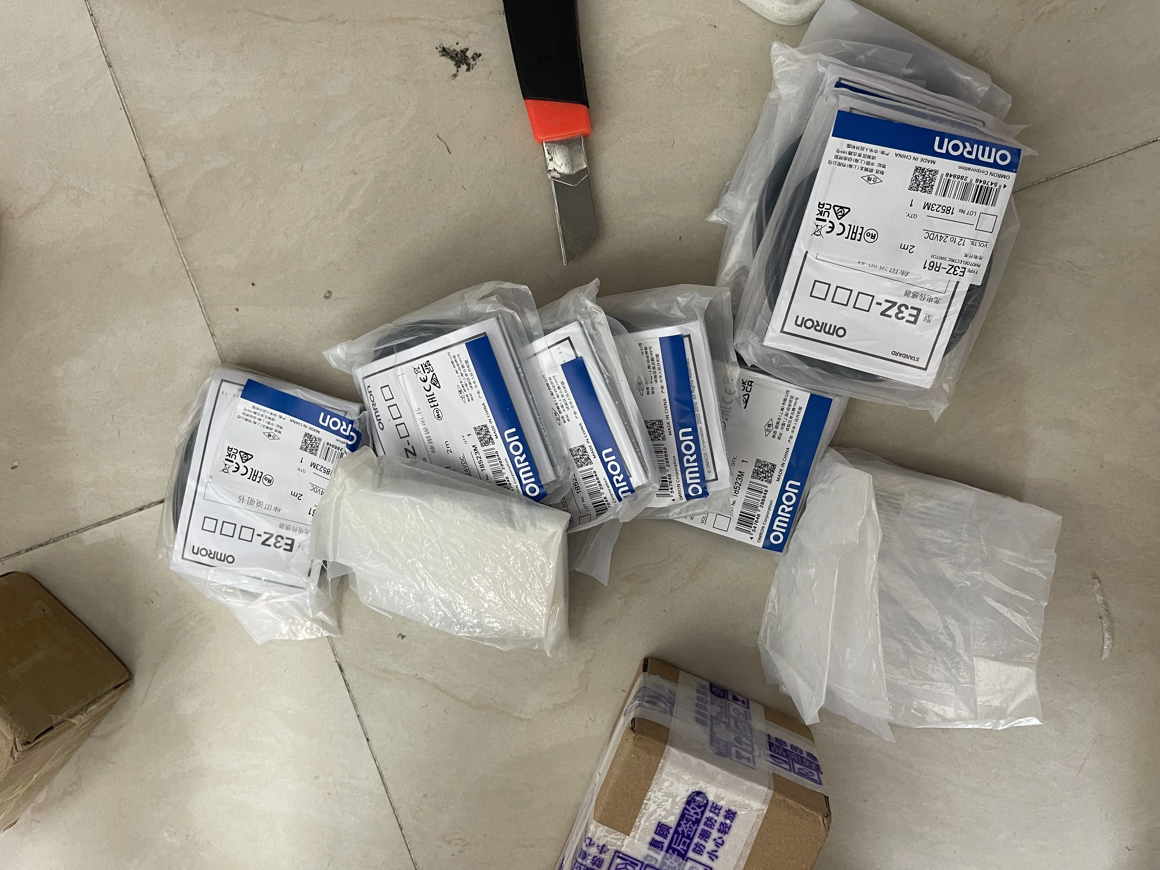 Omron Photoelectric Sensor E3Z-R61