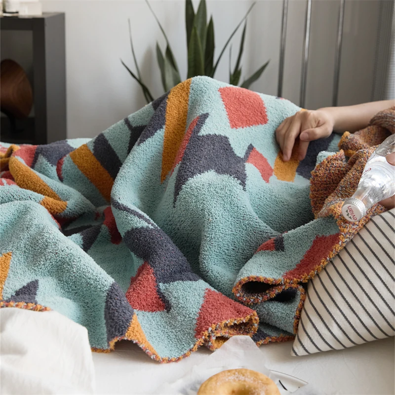 Retro Geometric Pattern Super Soft Microfiber Knitted Blanket for Sofa Asy supplier