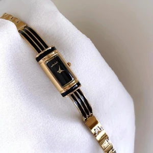 New Luxury Vintage Women Quartz Watch With Unique Cylindrical Design High-End Fashion Wrist Watch for Women and Girls