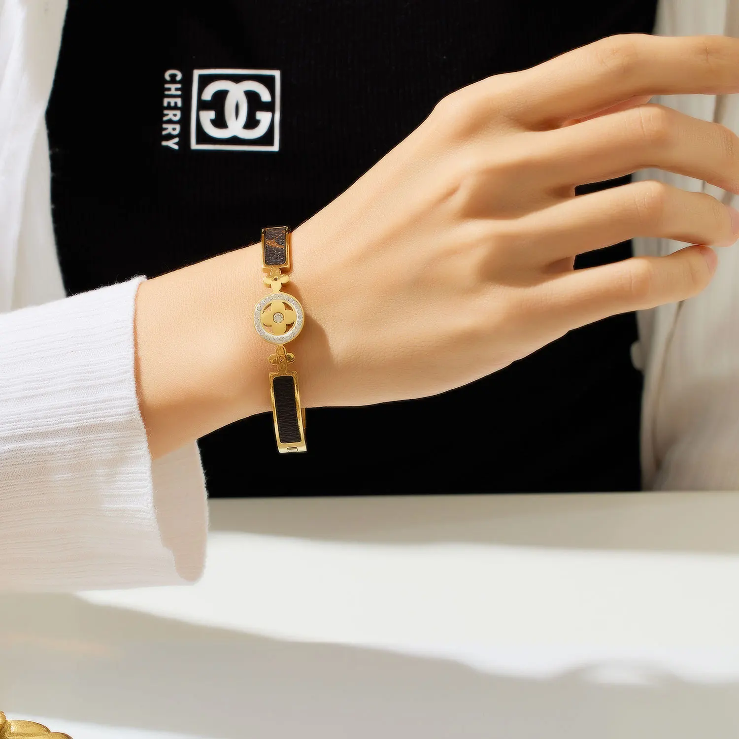 5-Piece 18K Gold-Plated Stainless Steel Inlaid Zircon Bracelet main image 0