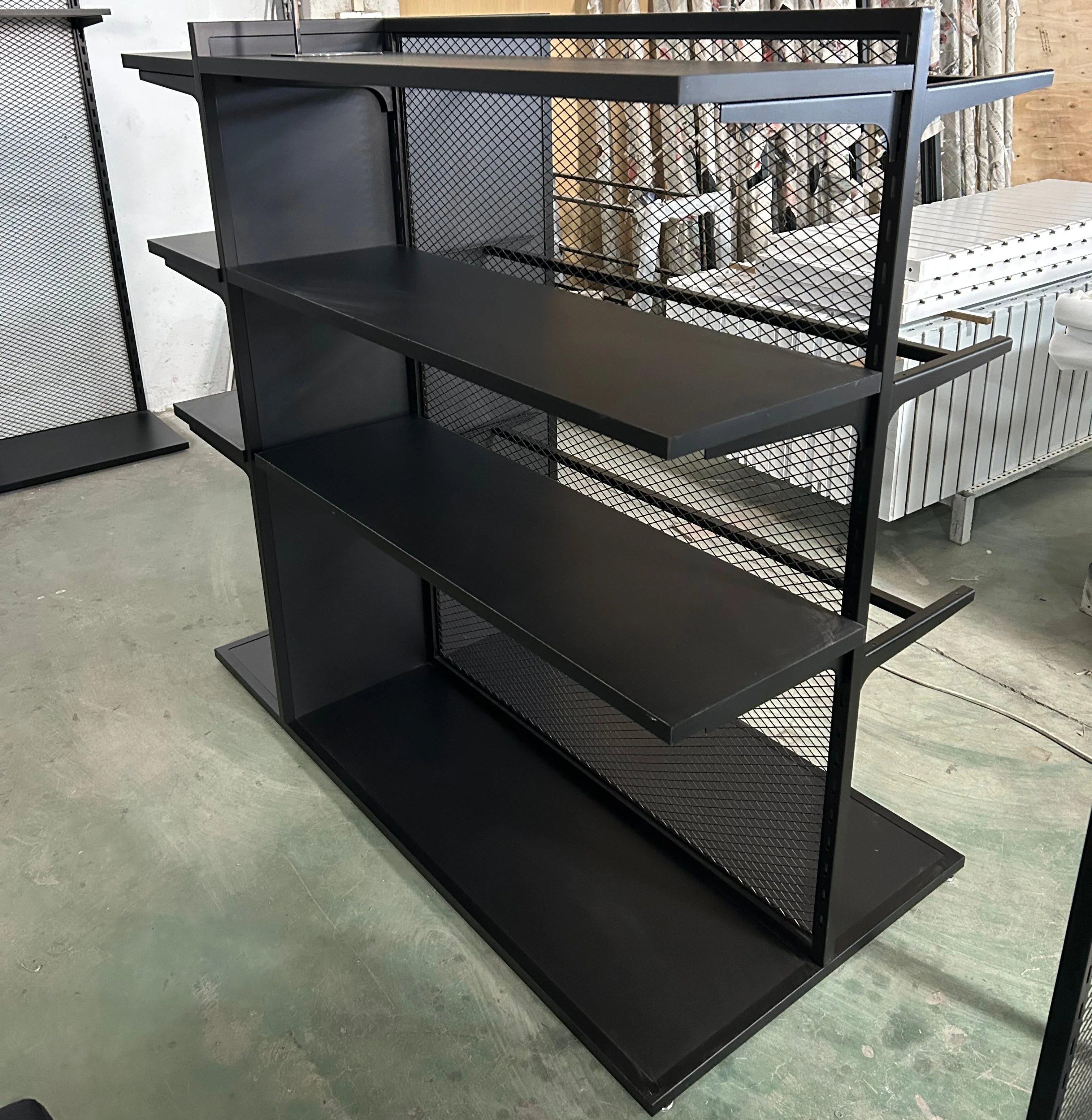 Customized Retail Rack Clothing Display Table Modern Shop Counter Design for Garment Store Clothes Shop Display Rack