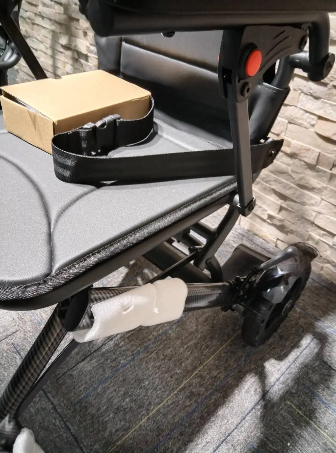 15.3kg feather Lightweight portable Aluminum Handicapped Foldable Power Electric Wheelchair easy to put in the trunk -BZ-XWEA03D supplier